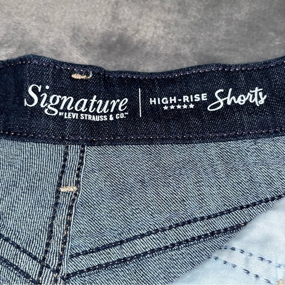 Signature by Levi Strauss High Rise Denim Jean Shorts Women’s Size 8 Waist 29 - Picture 5 of 13